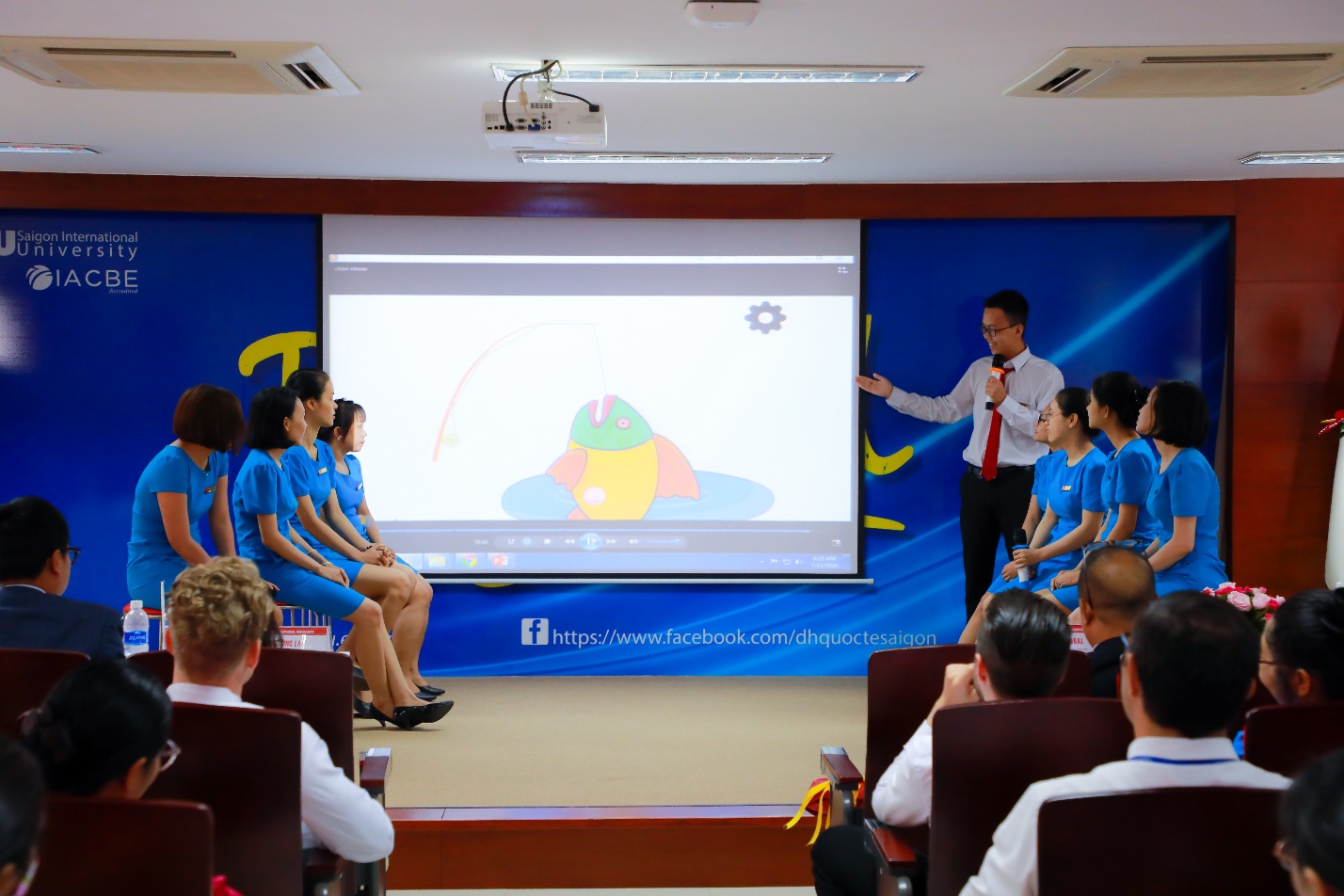 Nhiều đề tài tham luận xuất sắc tại Hội thảo Nghiên cứu khoa học “Teaching beyond the limits”